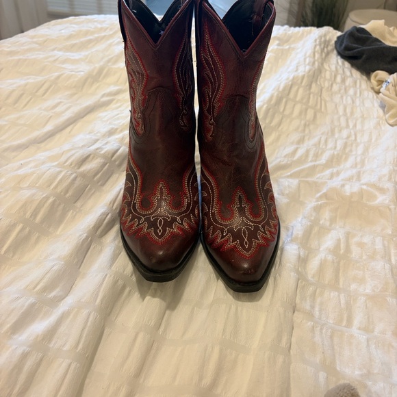 Ariat Women's Burgundy Western Heeled Boots - Picture 4 of 6